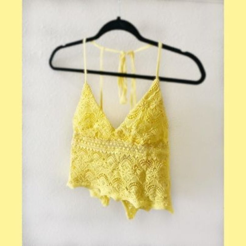 ⭐️ Luxmi Yellow Small V Neck Crop